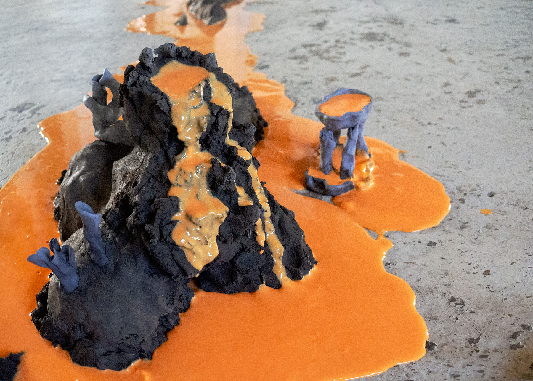 Lulu & Whiskey art ceramic scultpure 'there was will be', 2022